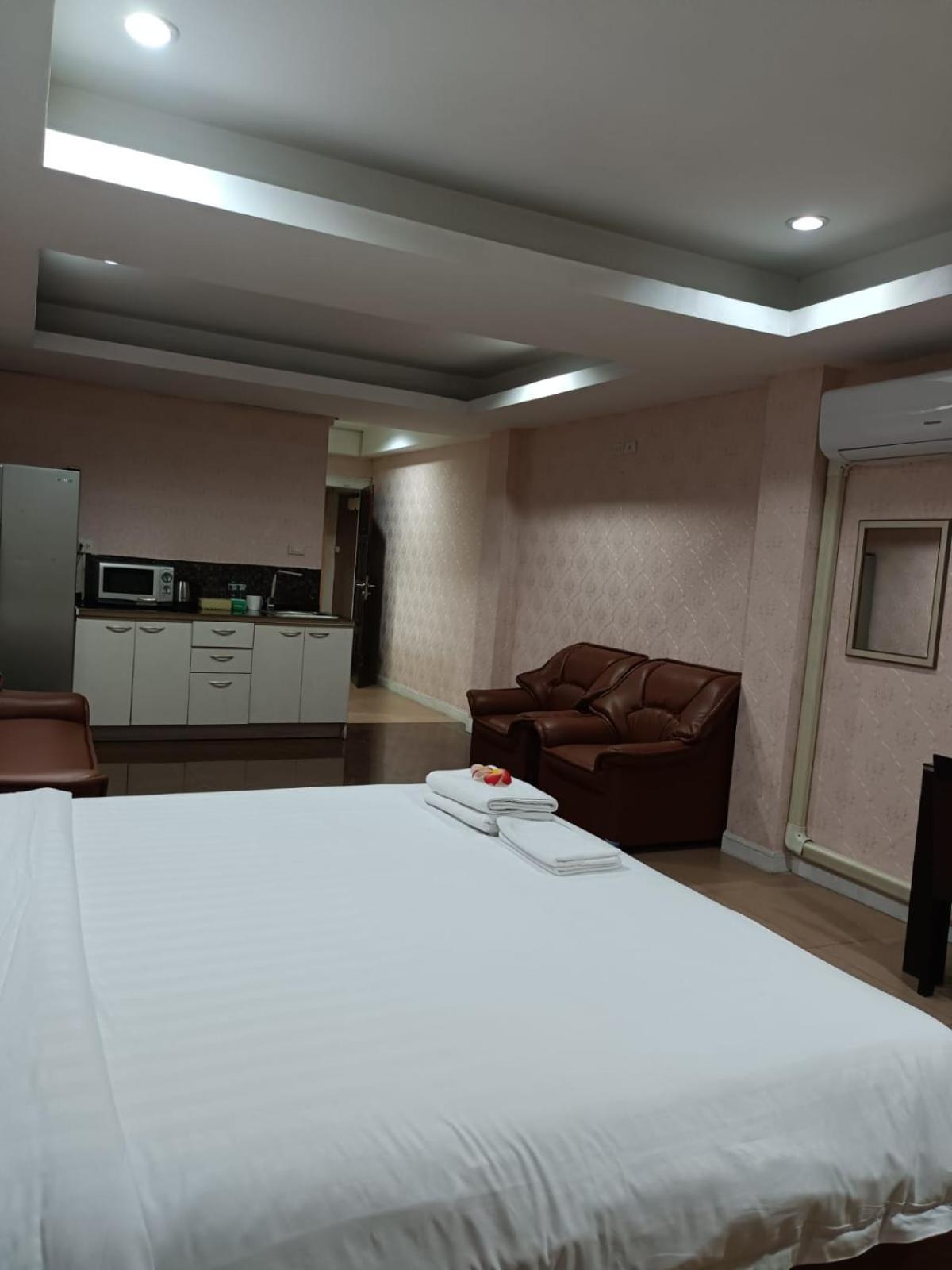 Del Mar Rooms Паттайя Экстерьер фото